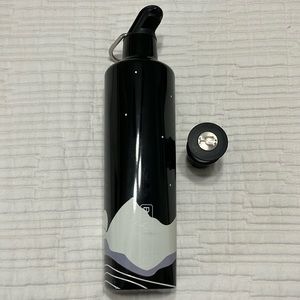 Brumate Water Bottle ~ black/gray 30 oz